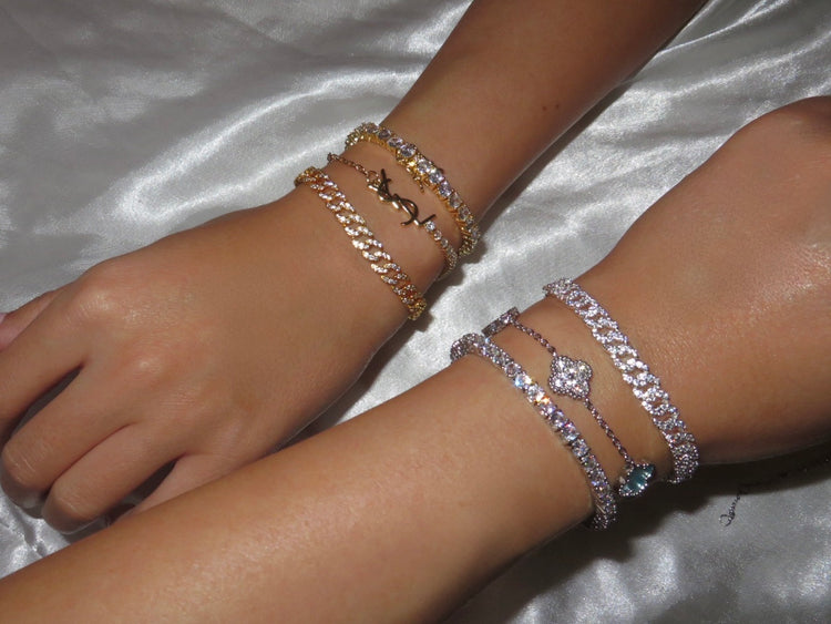 Alle Armbänder